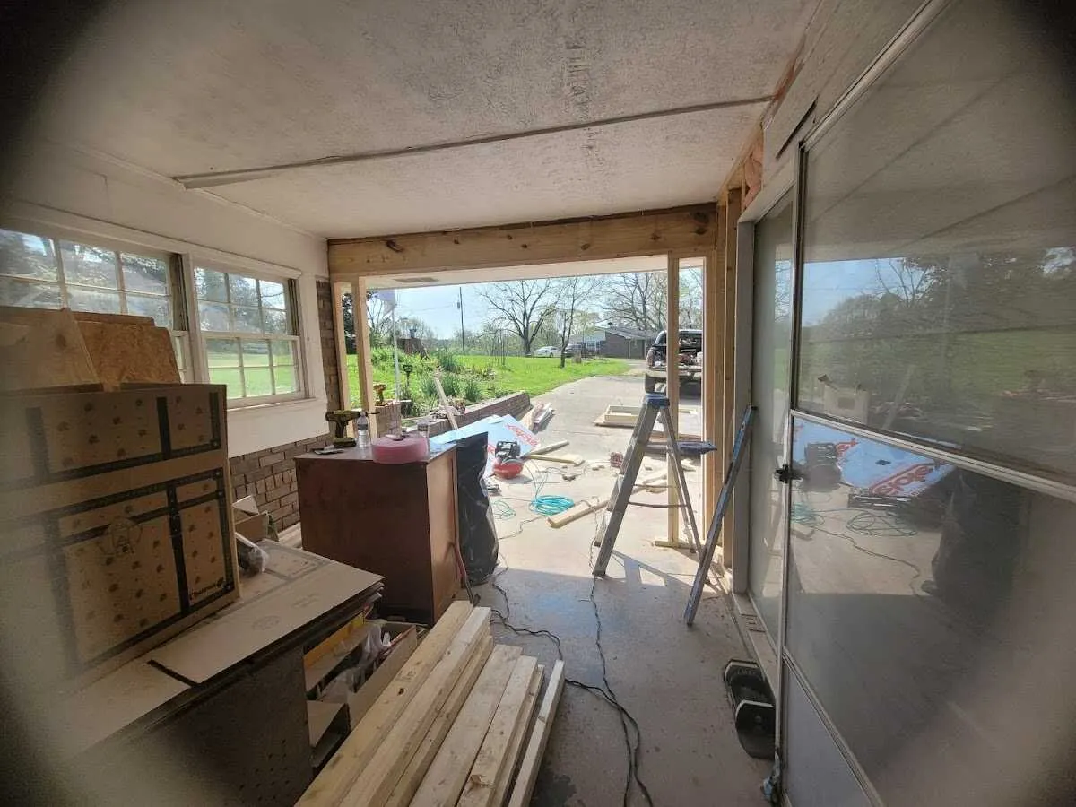 Air movers and dehumidifier for Water Mitigation Services in Pontiac